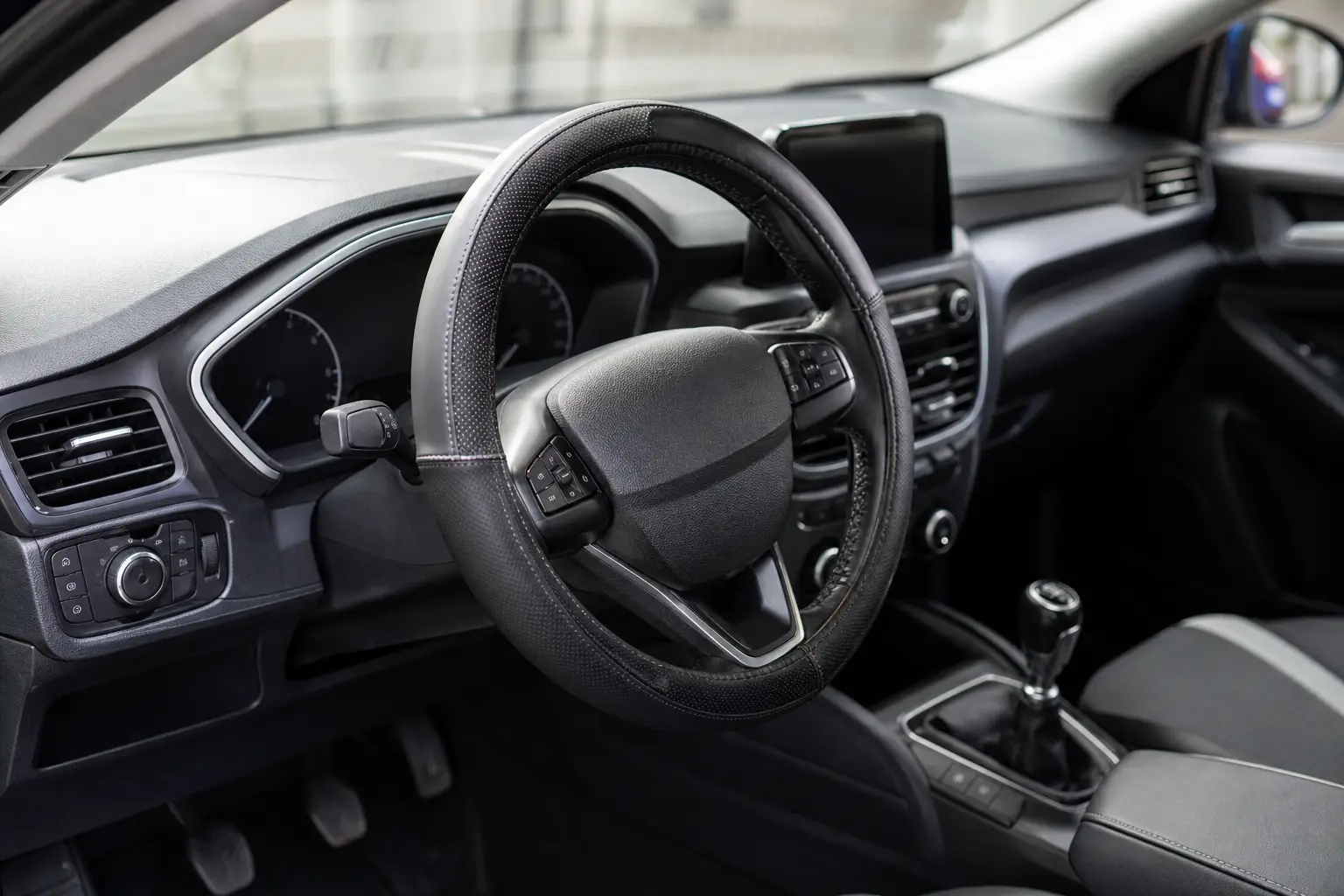 output1 9 - Royal Tuning autó és motoros kiegészítő webshop